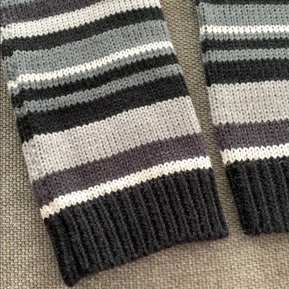 Kensie striped knit gloves.
